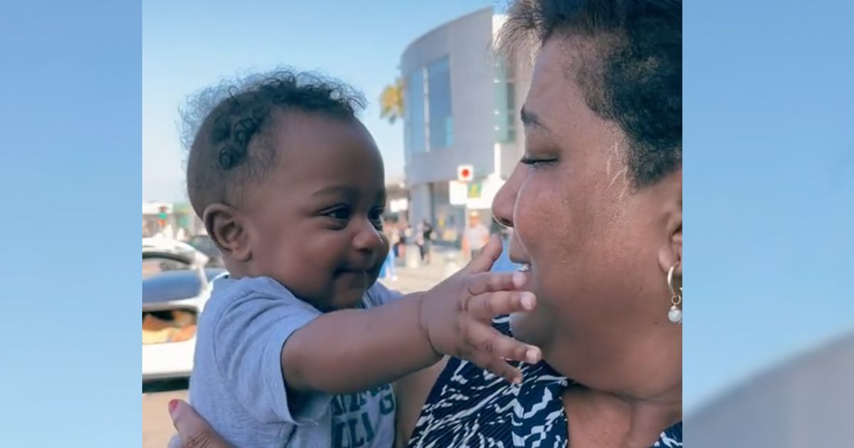 Baby erkennt seine Oma nach Monaten wieder | BUNTE.de