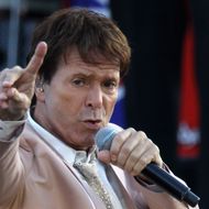 Cliff Richard - Sänger bringt 100. Album heraus