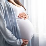 EMO/ Süchtig nach Schwangerschaften: Alleinerziehende Mutter kann sich durch Leihmutterschaften eigenes Haus kaufen