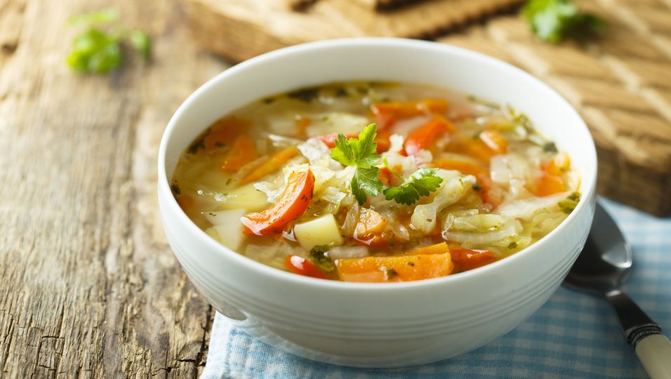 Abnehmhelfer? Warum die Kohlsuppe als Diät-Food gehypt wird | BUNTE.de
