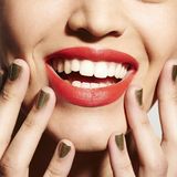 Lippenstift-Guide: Das sind die Ins und Outs der Rottöne im Sommer