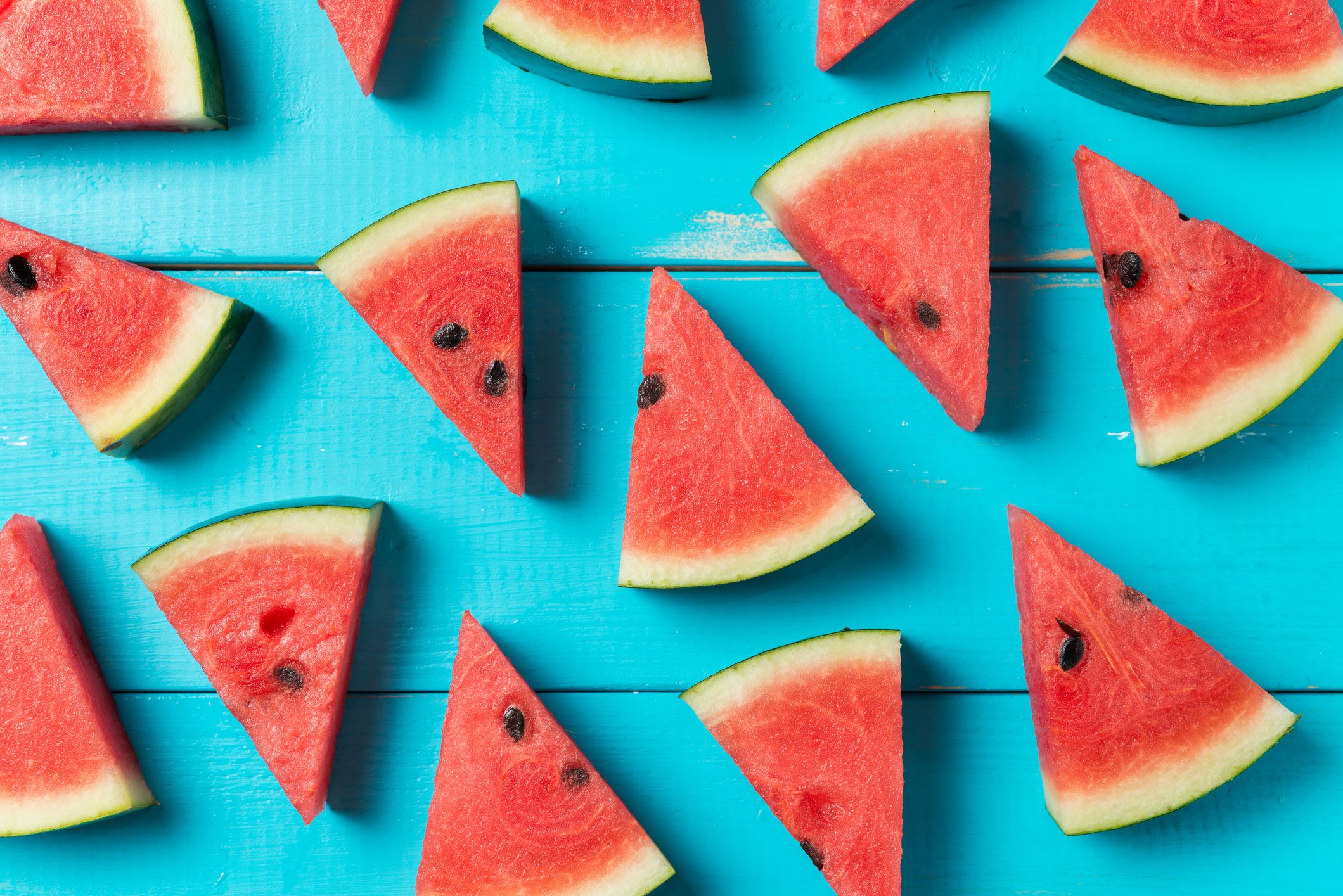 Bei hohen Temperaturen sollten wasserreiche Lebensmittel, etwa Wassermelone, verzehrt werden