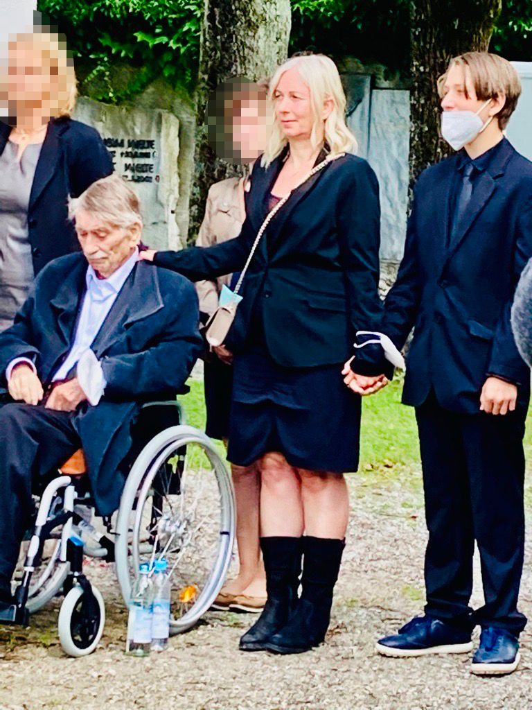 Lara Sanders Beerdigung