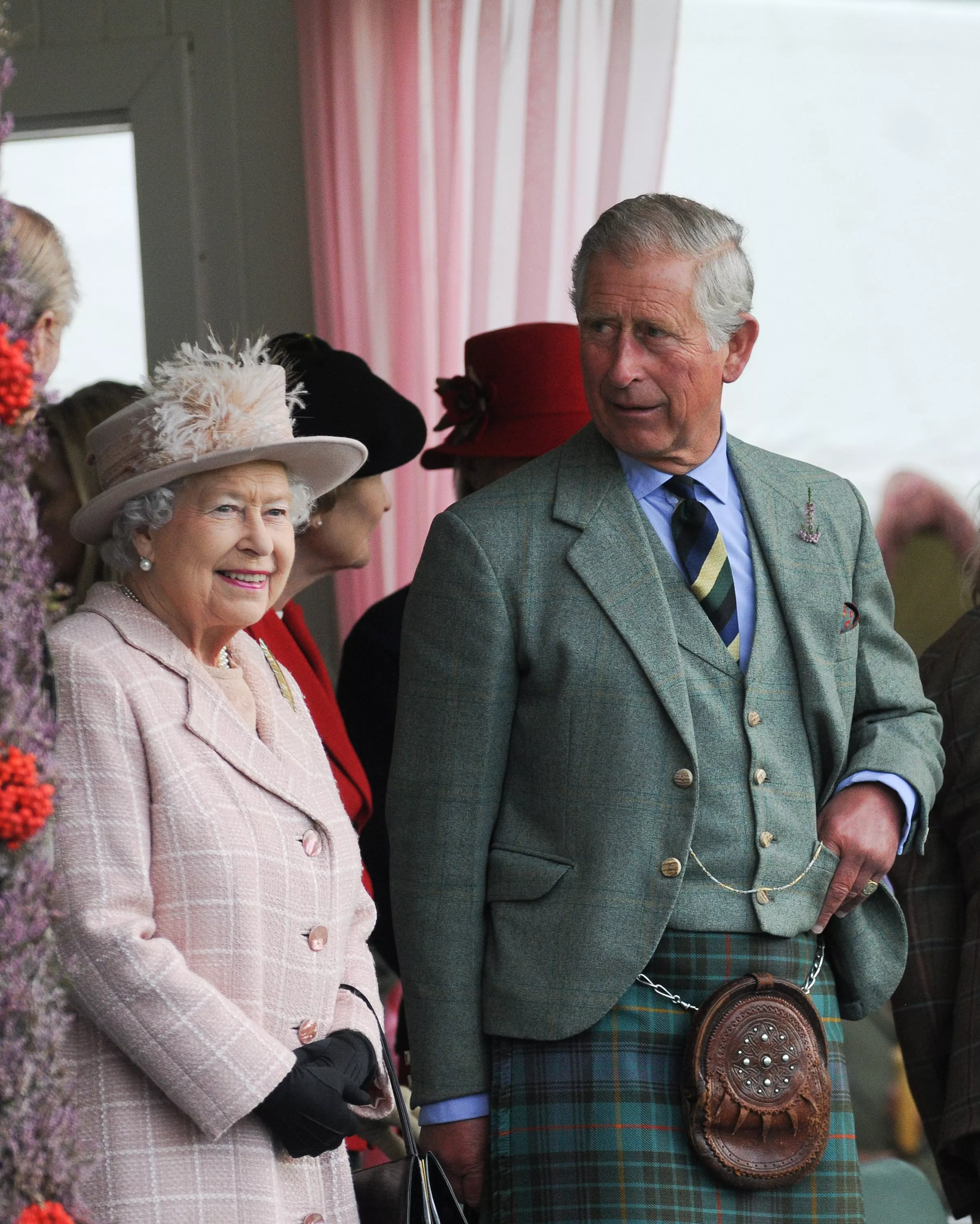 La regina Elisabetta e suo figlio Carlo