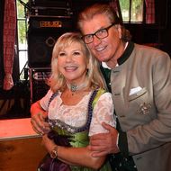 Das Volksmusikduo Marianne und Michael Hartl feiern beim Charity Lunch zugunsten "Frohes Herz e.V" im Festzelt "Zur Bratwurst".