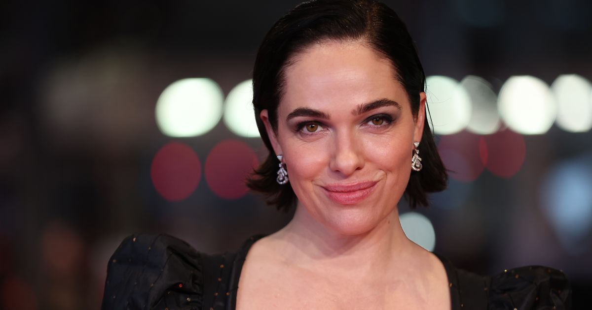 Kinderwunsch Verena Altenberger: "Bin mir sicher, dass ich irgendwann Mama sein werde"