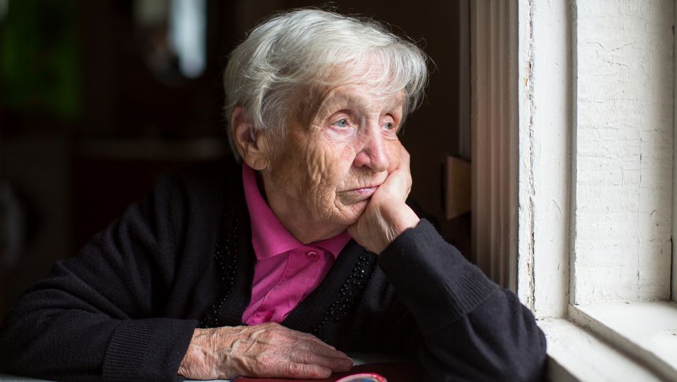 97-Jährige befürchtete, ihren Mann nie wieder zu sehen – nach einem Jahr Corona sind sie wieder vereint