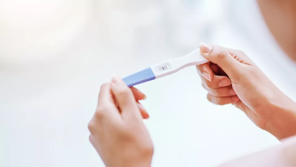 Trotz negativem Schwangerschaftstest 15Jährige bringt unerwartet Baby zur Welt BUNTE.de