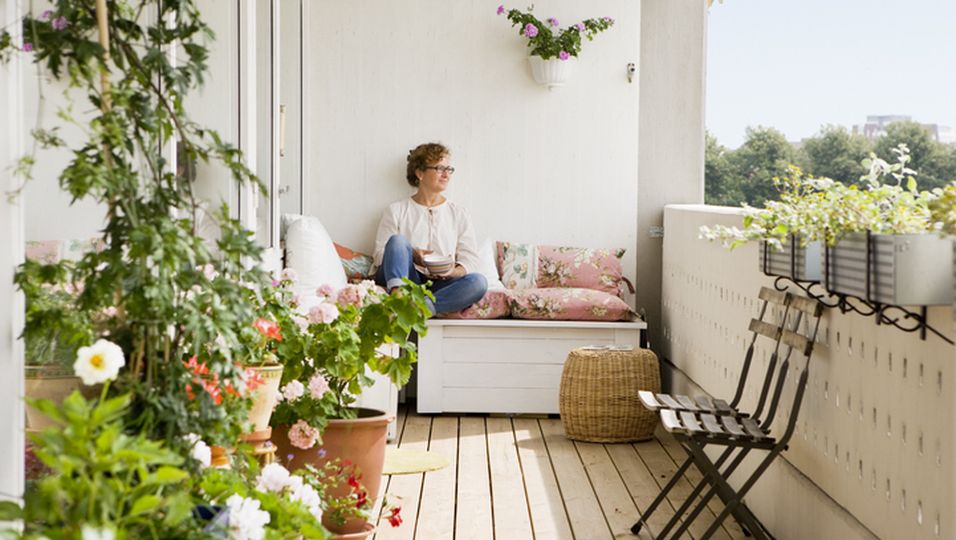 Balkon-Upgrade: 5 stylische Deko-Pieces für dein Outdoor-Wohnzimmer