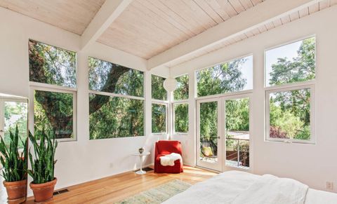 Strandhaus-Feeling mitten in LA: Für 2,8 Millionen Euro verkauft sie ihr Haus