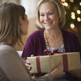 Heiligabend 2022: 12 raffinierte Weihnachtsgeschenke für Mütter