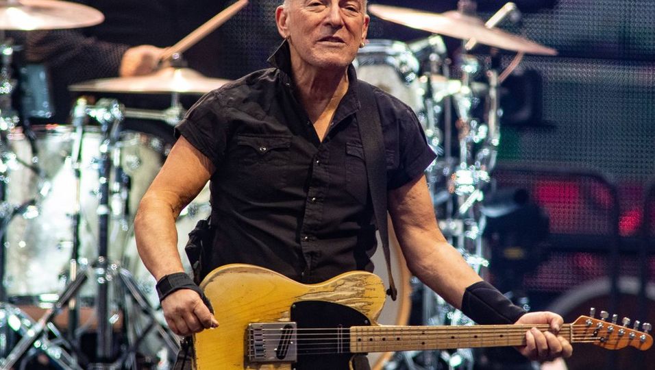 Bei Konzert in Amsterdam: Bruce Springsteen stürzt auf der Bühne