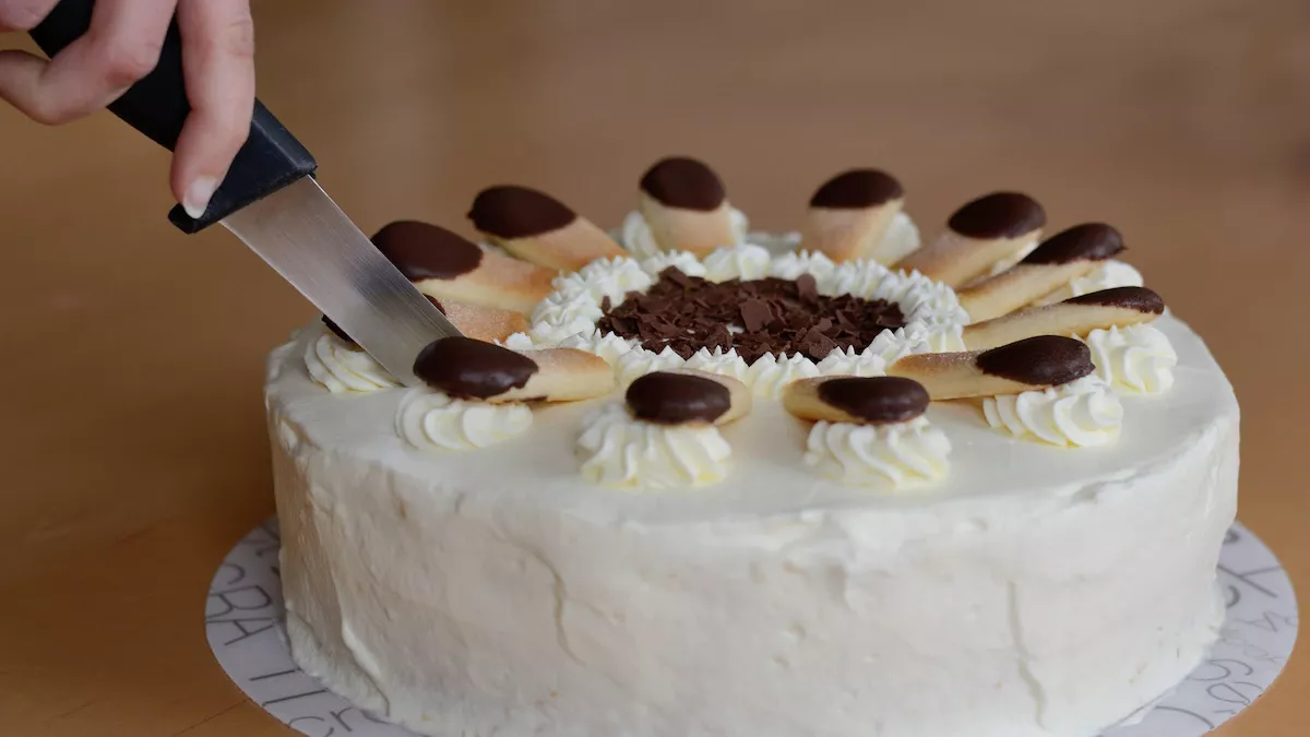Schnell, einfach und lecker: Löffelbiskuits-Pudding-Torte!