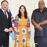 Mary von Dänemark - Bunter Look auf den Fidschis – und sie trägt die Ohrringe ihrer Tochter  