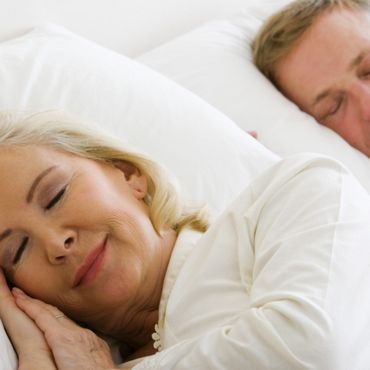 Selbsthilfe - Kleine Tricks helfen beim Schlaf im Alter
