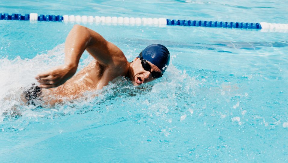 Sport - Schwimmen entlastet den Rücken