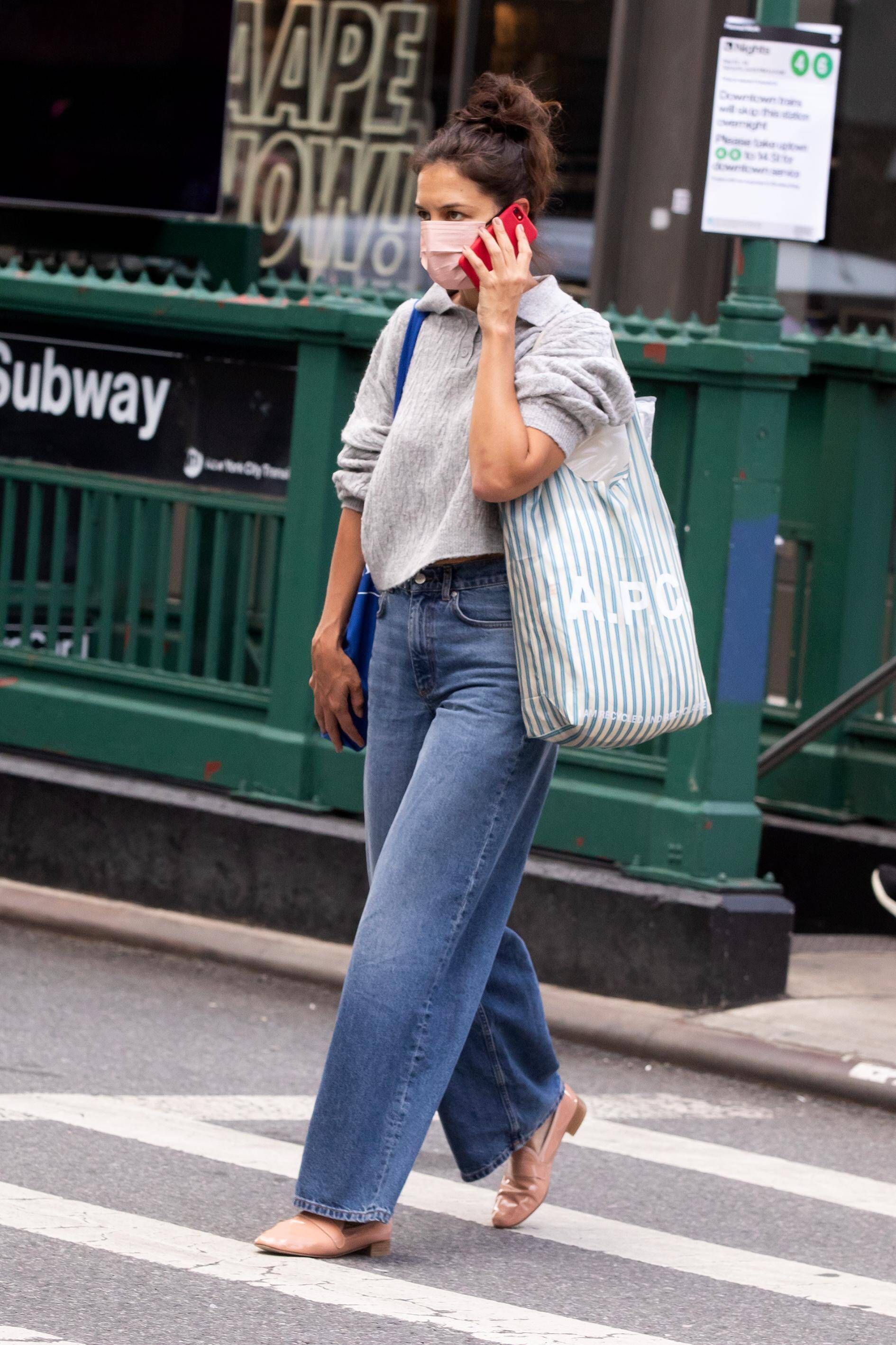 Katie Holmes: Ihre 50-Euro-Jeans von Mango liegt aktuell voll im Trend