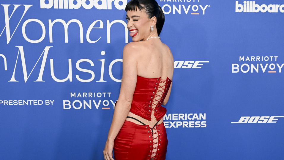 Katy Perry Tiefe Einblicke bei den Billboard Women in Music BUNTE.de