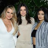 Kylie Jenner: Haben Khloé & Kendall aus Versehen das Baby-Geschlecht verraten?