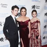 Catherine Zeta-Jone mit ihren Kindern Dylan und Carys